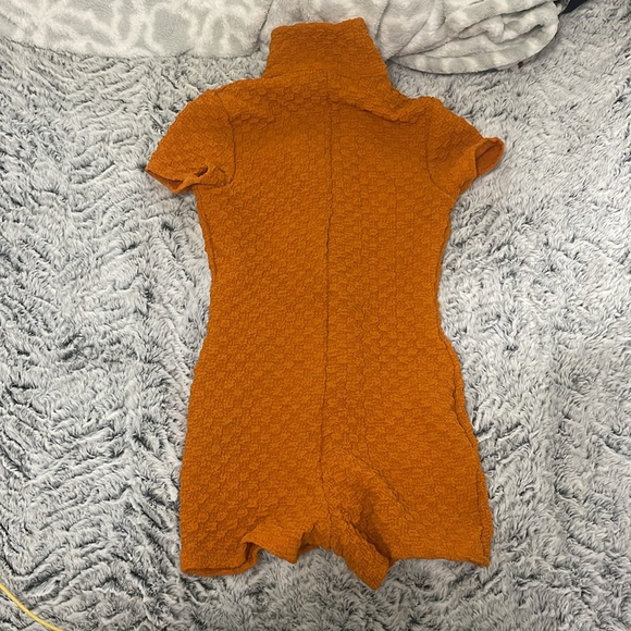 Small Orange Fashion Nova romper - Picture 3 of 3